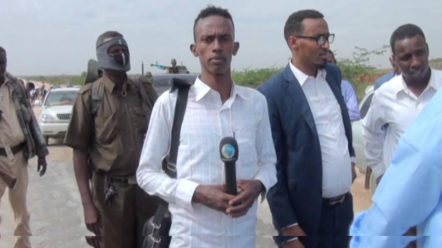 Abdulwali Ali Hassan, dit Online, journaliste somalien assassiné le dimanche 16 février 2020. Photo du compte Facebook du journaliste.