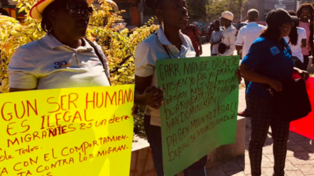 Fin novembre, une manifestation s’est tenue à Pétion-Ville, commune de Port-au-Prince, pour dénoncer la maltraitance des exilés haïtiens en République dominicaine. Crédit photo : GARR.