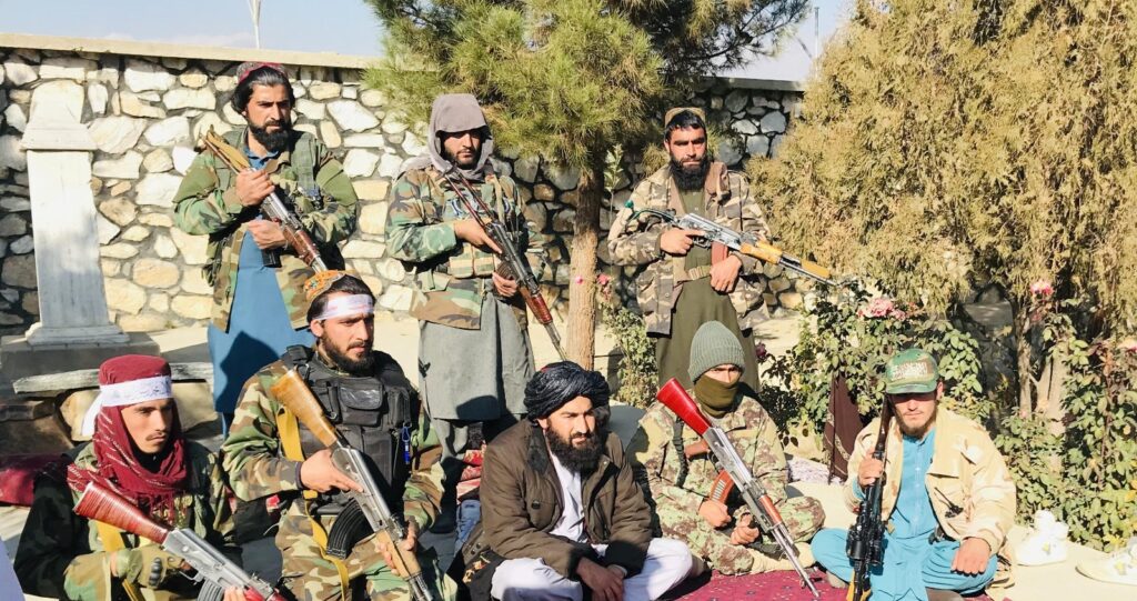 Des soldats talibans à Kapisa, Afghanistan, fin 2021. ©Anon - Farshad Fattahi.