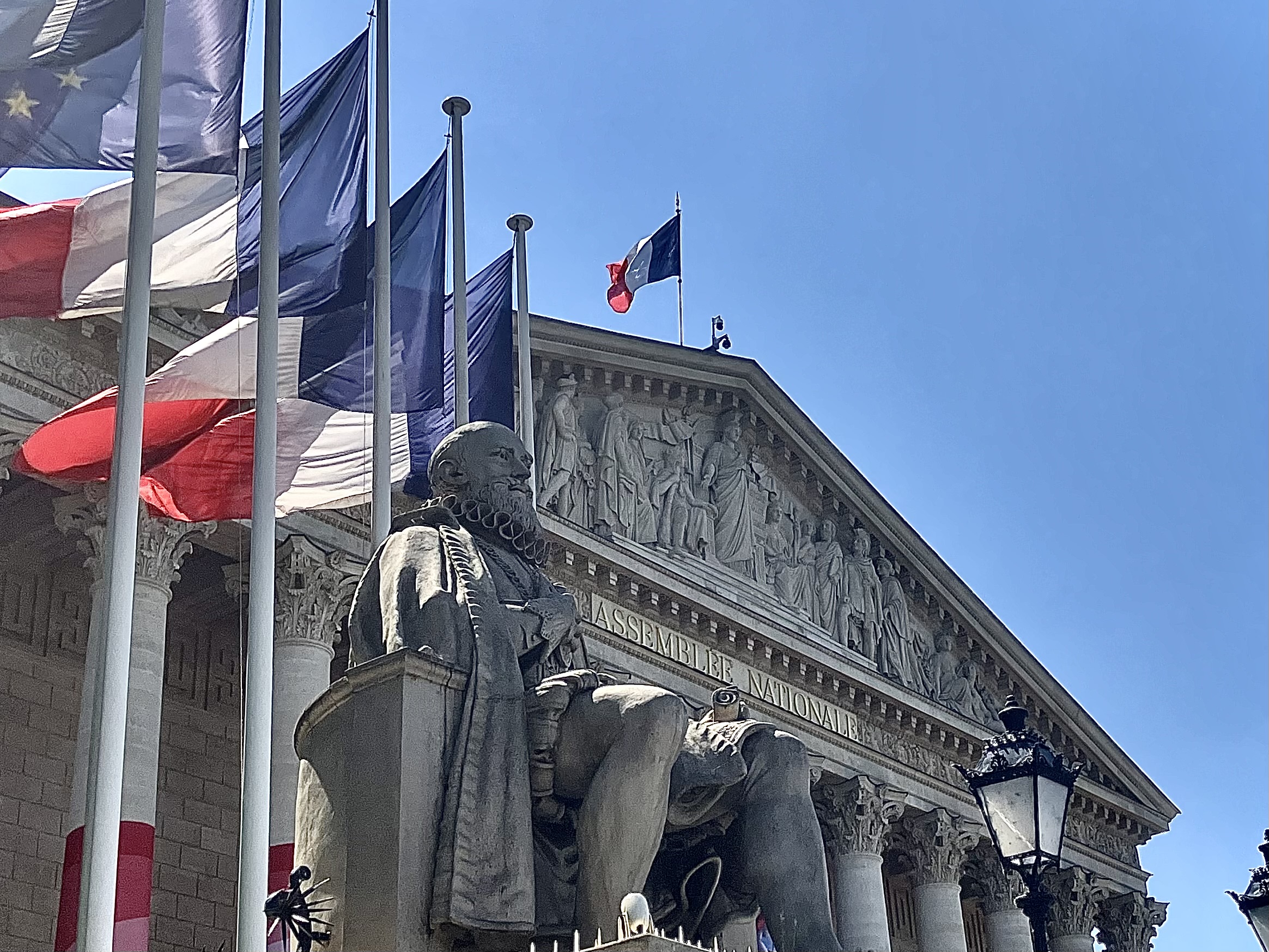 Frontière franco-britannique : une crise humanitaire que l'Assemblée ne peut plus ignorer