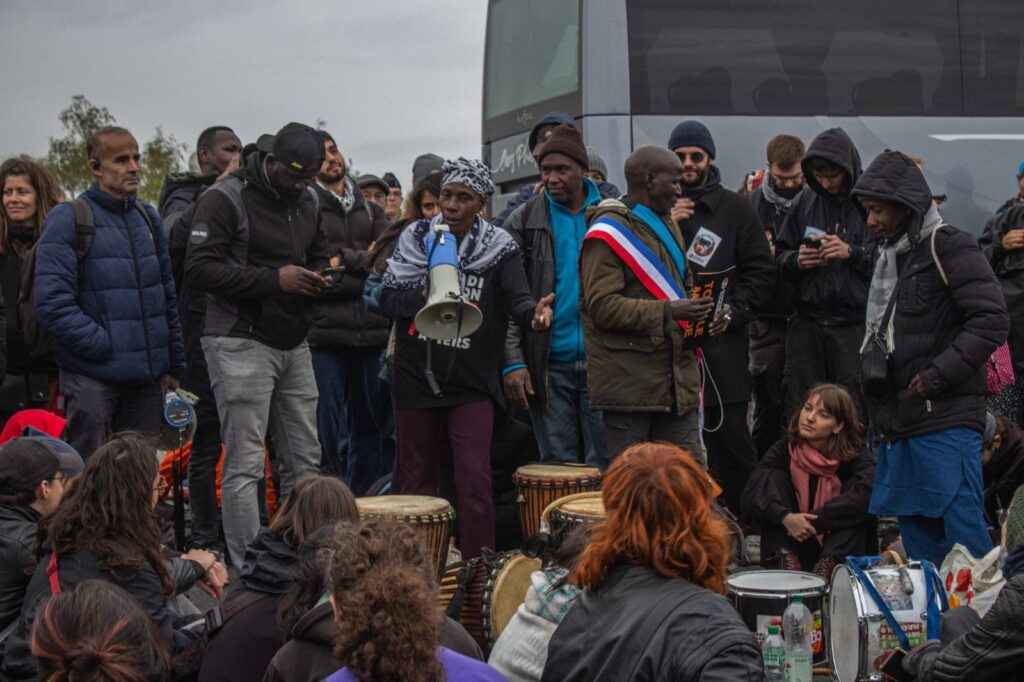 Le blocus au péage d'Orléans, le samedi 24 octobre 2026. | Photo : Coordination des Sans Papiers 75